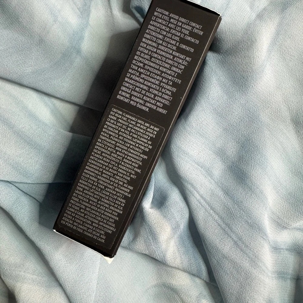 Laura Mercier Real Flawless Foundation - ON1 Silk